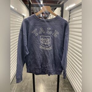 Yale University Crewneck small 23x23…Yale Tag